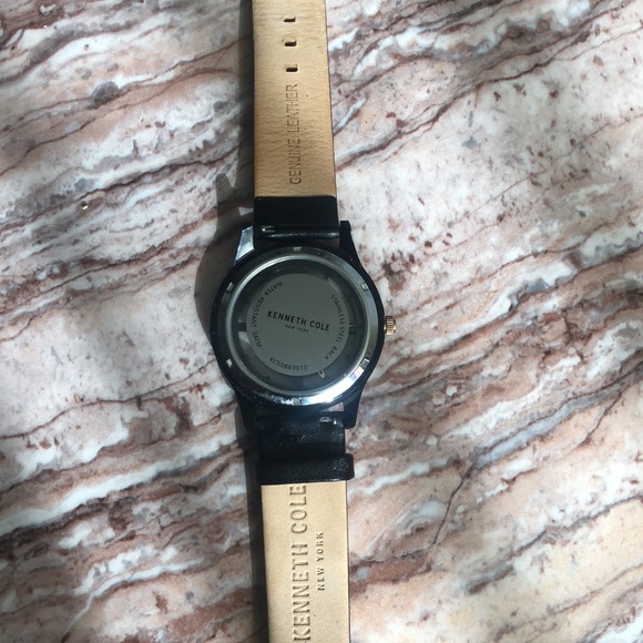 Kenneth Cole  New York Watch - Picture 3 of 3
